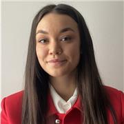 Graduada en Psicología Social y Gestión de Recursos Humanos. Nativa italiana, ofrezco clases de lengua italiana.